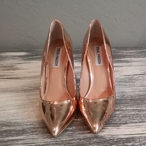 Size 7 rose gold pump gently used